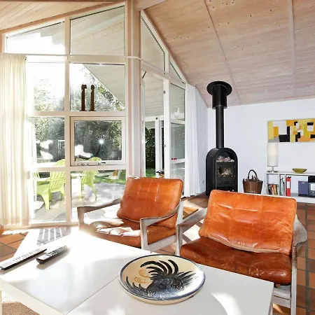 Dom wakacyjny Five-bedroom Holiday In 1