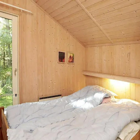 Five-bedroom Holiday In 1 *