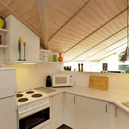 Five-bedroom Holiday In 1